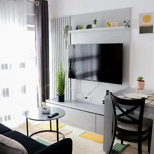 Apartment Comfy At 'mangalem21 Complex' Parking-wifi-ac-view, Tirana