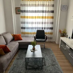 Apartment Kelly's Cozy Hideaway -, Tirana
